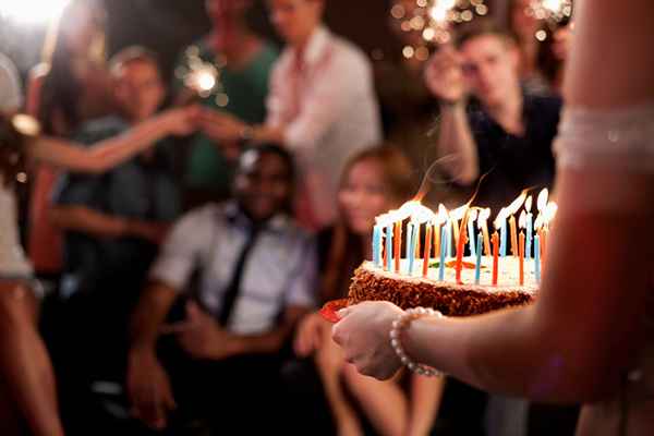 11 beste Geburtstagsclubs für kostenlose Sachen