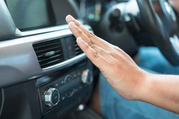 Diagnostiquer un problème de ventilateur ne souffle pas dans les voitures