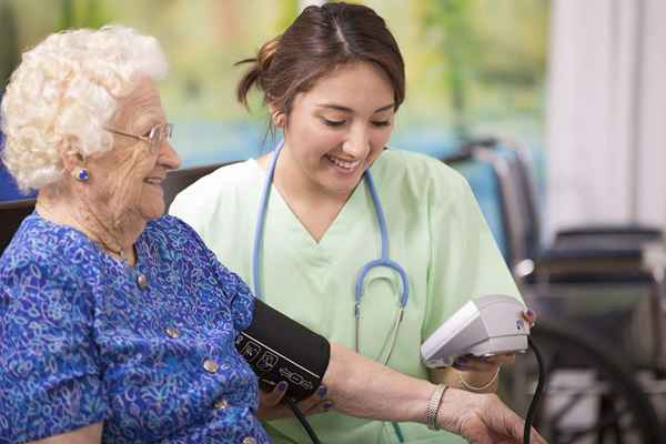 Come trovare un lavoro di caregiver