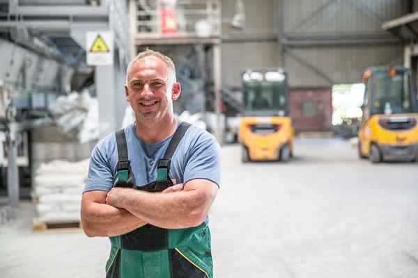 Montare l'uso del carrello elevatore e della cintura di sicurezza