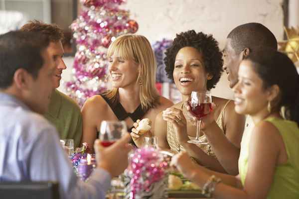 Tipps für die Vernetzung auf Feiertagsfeiern