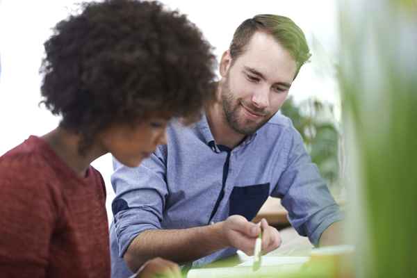 Usando comunicados de imprensa para promover sua organização sem fins lucrativos