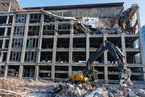 4 Möglichkeiten, ein Gebäude abzureißen