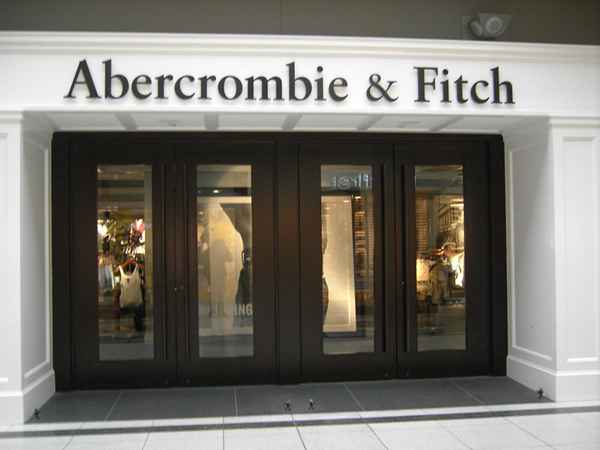 Magasins, lieux et histoire d'Abercrombie et Fitch Outlet