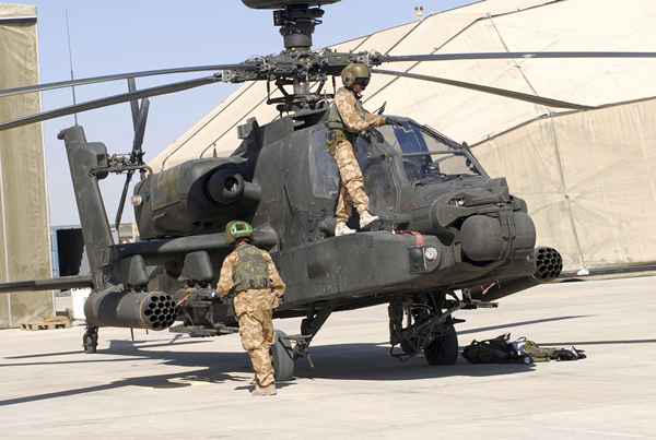 Réparation d'hélicoptères d'attaque de l'armée Apache - MOS-15R