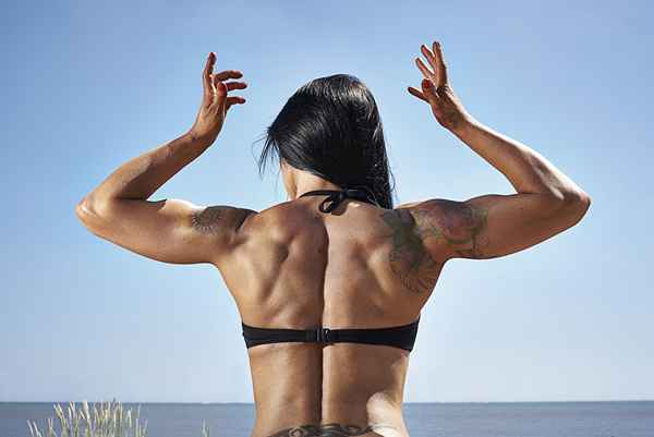 Bodybuilding -Rat für Frauen, die Bodybuilding verwenden, um Fett und Ton zu verlieren