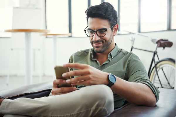 Campione di politiche cellulari o smartphone per il posto di lavoro