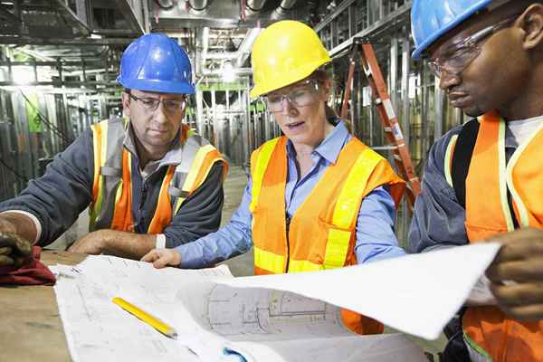 Défier les femmes en construction