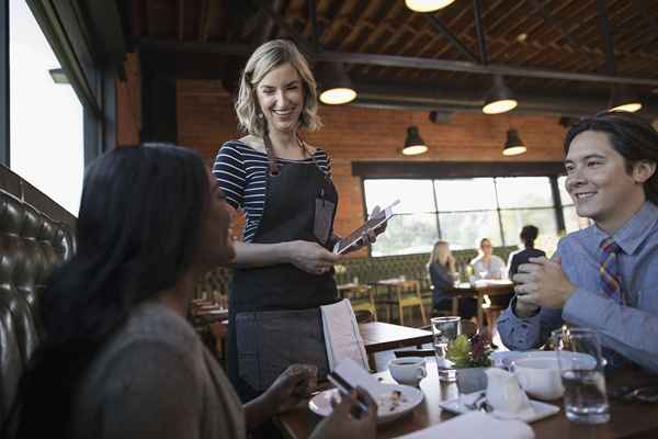 ¿Los restaurantes tienen que pagar un salario mínimo??