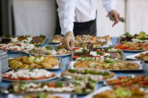 Obtenha dicas para administrar um negócio de catering de sucesso