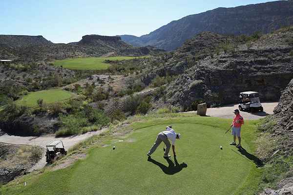 Hvordan spille en golfstigeturnering