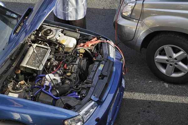 Come avviare un'auto che è stata tenuta in deposito