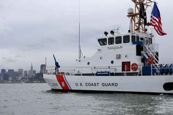 La vida a bordo de un barco de cortador de la Guardia Costera