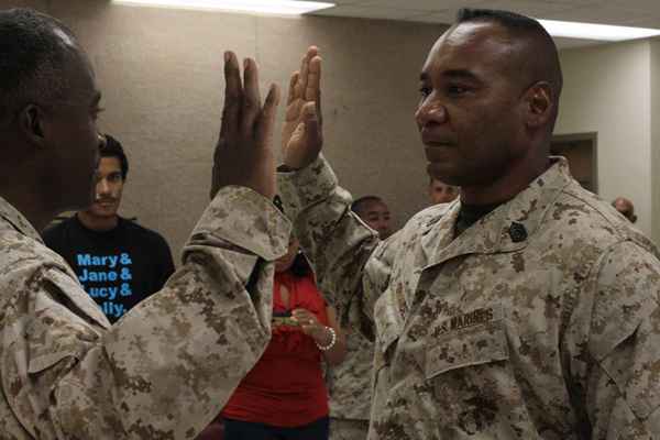 Bonos de alistamiento del Cuerpo de Marines