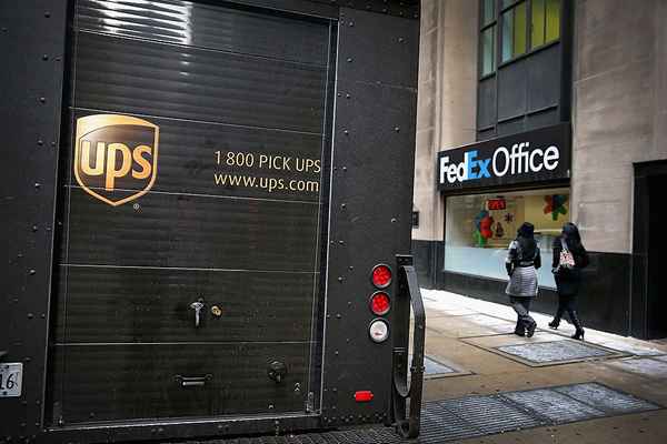 Pros y contras de una franquicia de UPS Store