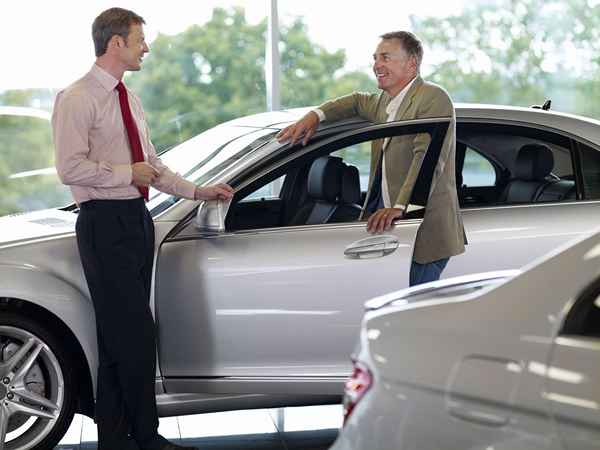 Comenzar una carrera en la venta de automóviles