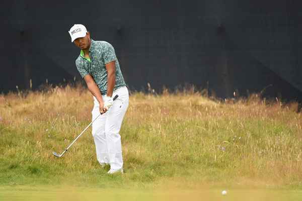 El tiro de golpe y corrido en el golf