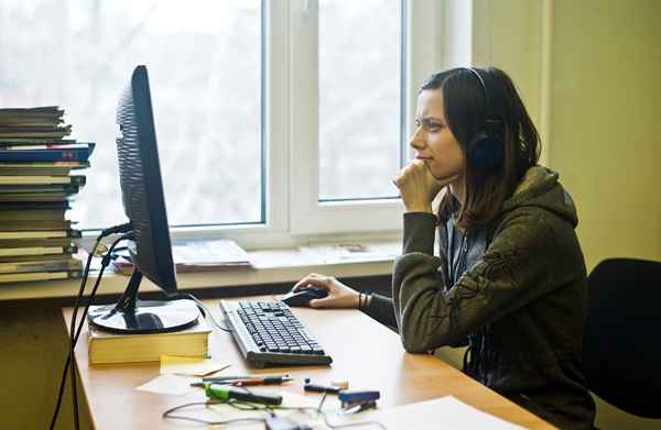 Onde encontrar trabalhos de transcrição doméstica e quanto você pode fazer