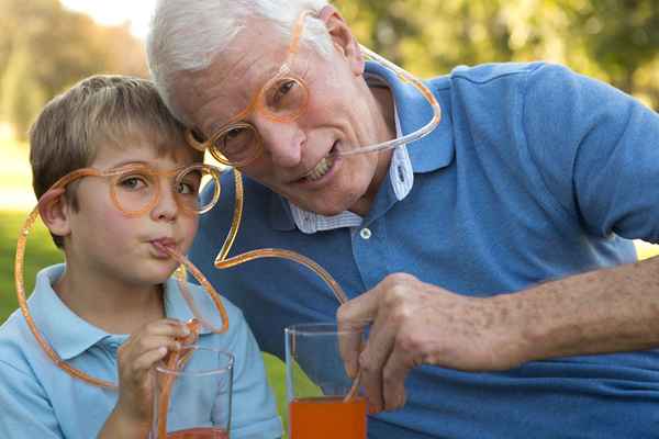 50 tipi di sciocchi divertimento per nipoti e nonni