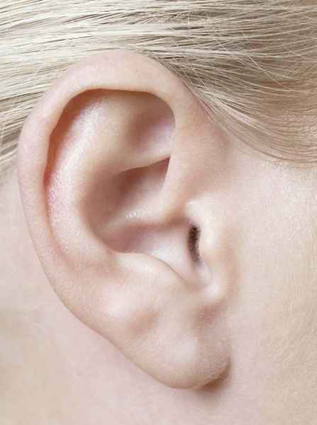 6 formas de eliminar el vello de la oreja interna y externa molesta