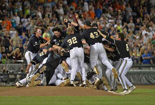 Campeones de la Serie Mundial de la universidad