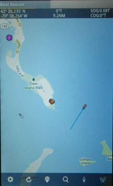 Confrontare le app nautiche AIS Finder navale, traffico marino, faro della barca