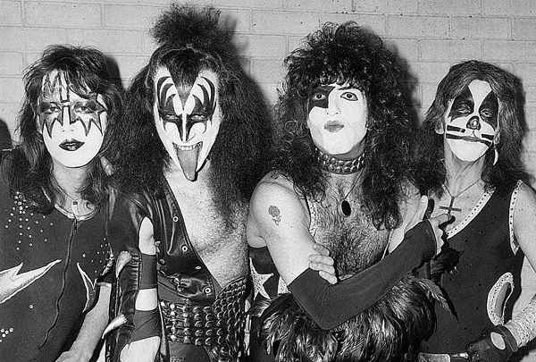 Famous Kiss Canções dos anos 80