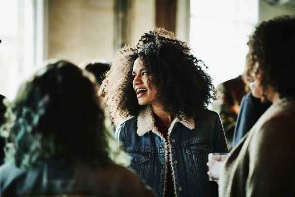 À quelle fréquence dois-je shampooing cheveux noirs?