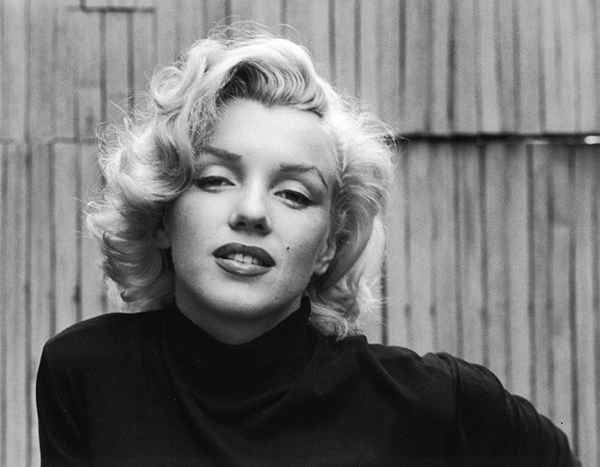 Come ottenere ricci glamour in stile Marilyn Monroe