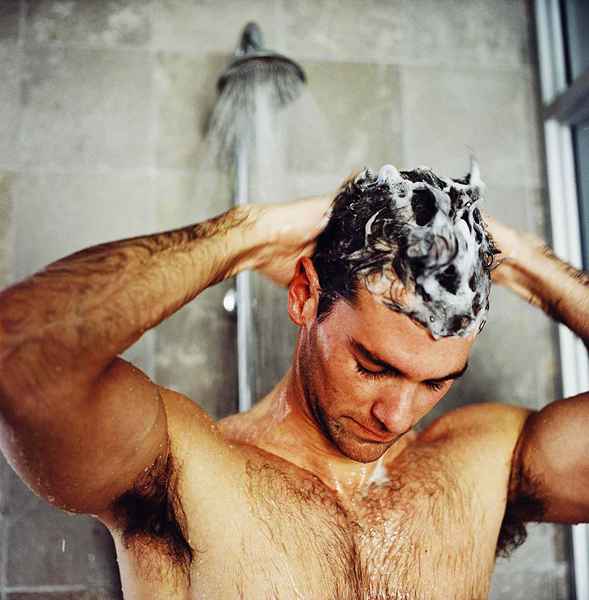 Come shampoo i capelli correttamente