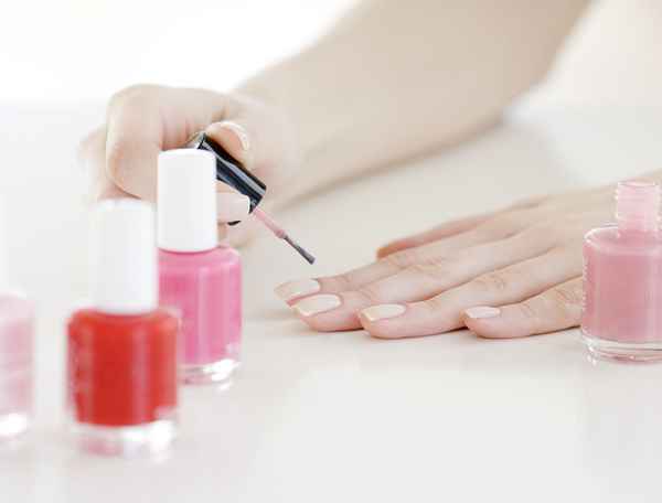 Come risparmiare denaro su manicure e pedicure