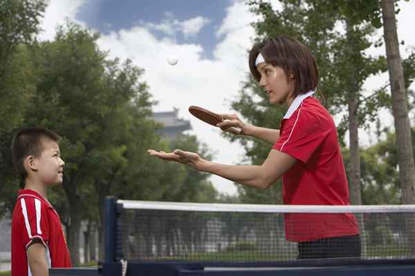 Lernen Sie, Tischtennis zu spielen