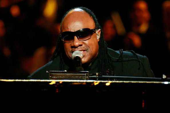 Blanding av Stevie Wonders overtro