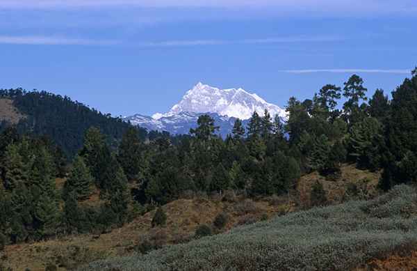 La montaña sin escecionar más alta del mundo - Gangkhar Puensum