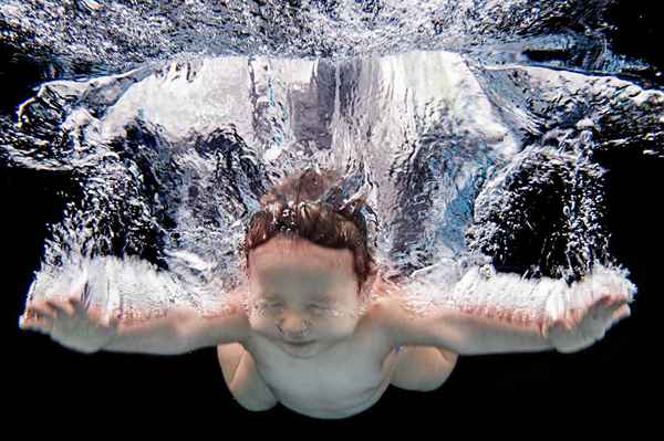 Des cours de natation infantile sous-marine