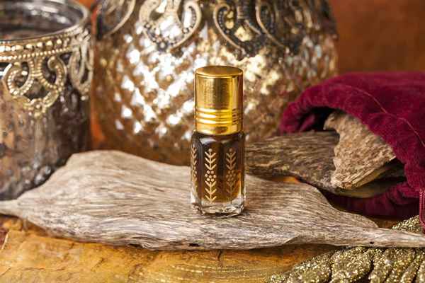 Qu'est-ce que oud (oudh) dans la parfumerie?