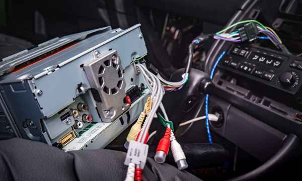 10 semplici passaggi per installare un nuovo auto stereo