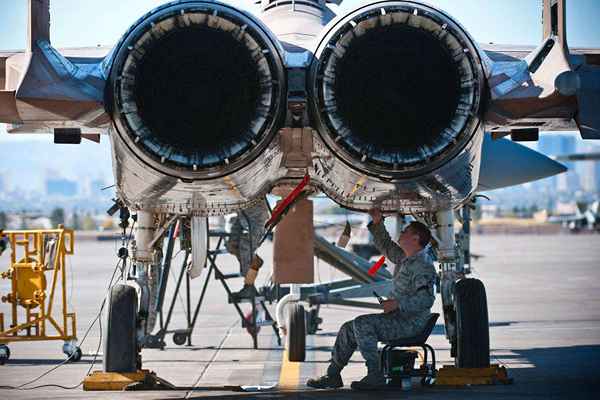 Job de la Fuerza Aérea 2A6X6 Sistemas eléctricos y ambientales de la aeronave