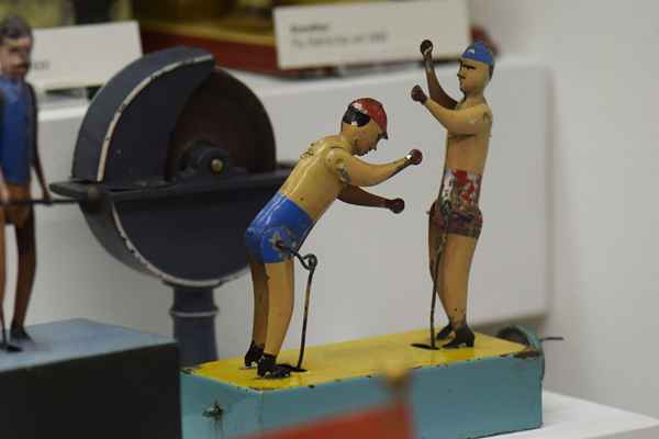 Guide di valore dei prezzi di Antique e Tin Toys