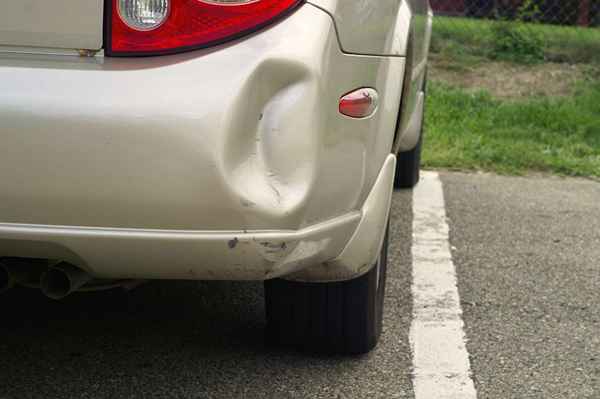 Dents di base del corpo auto a casa e piccoli consigli di riparazione