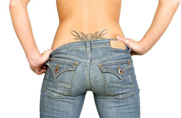 Luchando contra los estereotipos sobre tatuajes de back-back