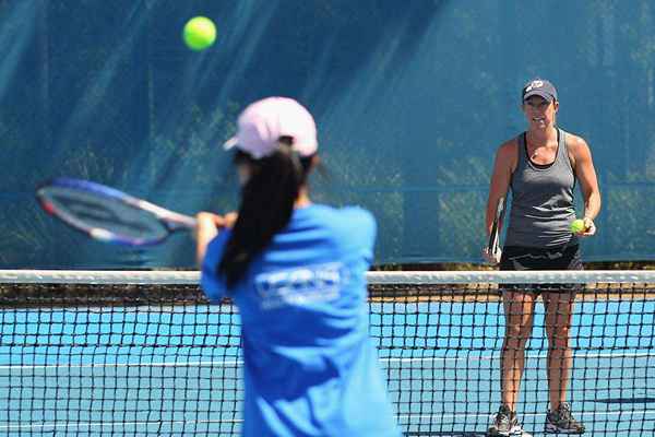 Anfänger-, Zwischen- und Fortgeschrittenen -Tennisübungen