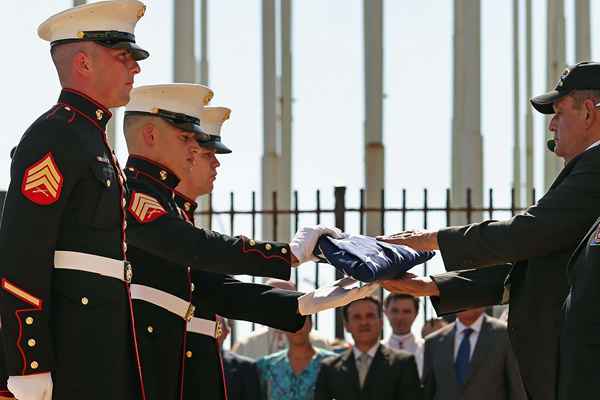 Essere una guardia di sicurezza dell'ambasciata marina