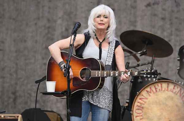 Biographie von Emmylou Harris