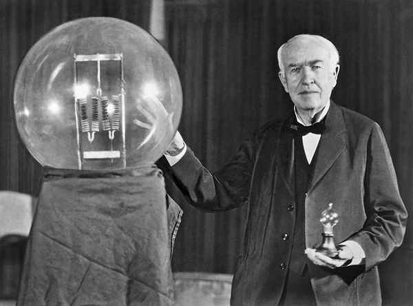 Edison y la máquina fantasma