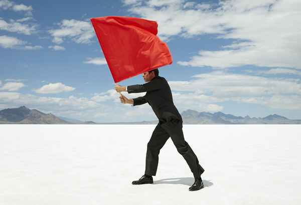 Flags rouges d'emploi d'écriture indépendante