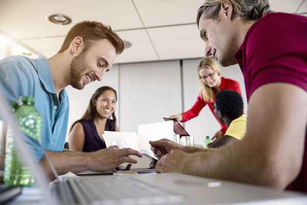 Obtenga preguntas de interruptores de hielo para reuniones en el trabajo