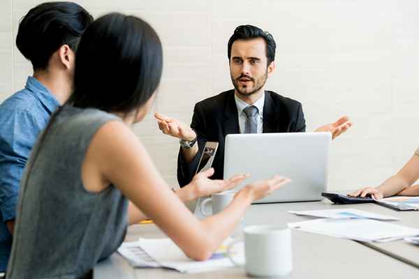 Cómo lidiar con las preguntas hostiles de los empleados