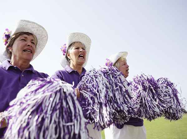 Hvordan fluff din cheerleading pom poms