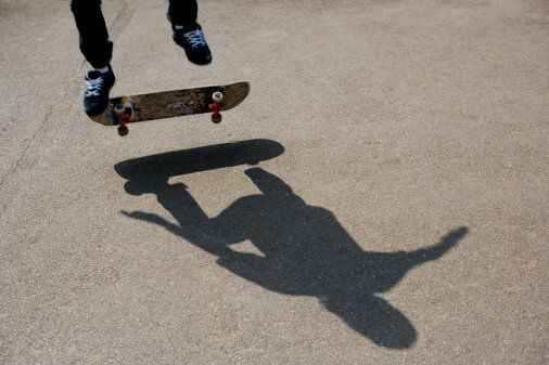 Come far scoppiare Shuvit su uno skateboard